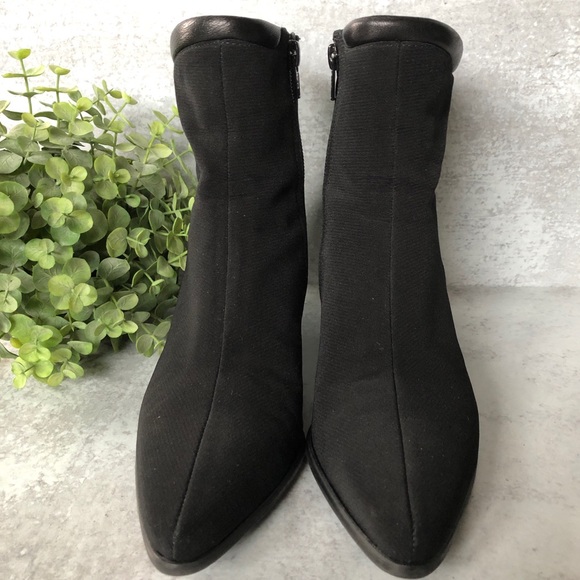 Stuart Weiztman Kitten Heel Gore Tex Boot 5.5 M - Picture 12 of 16